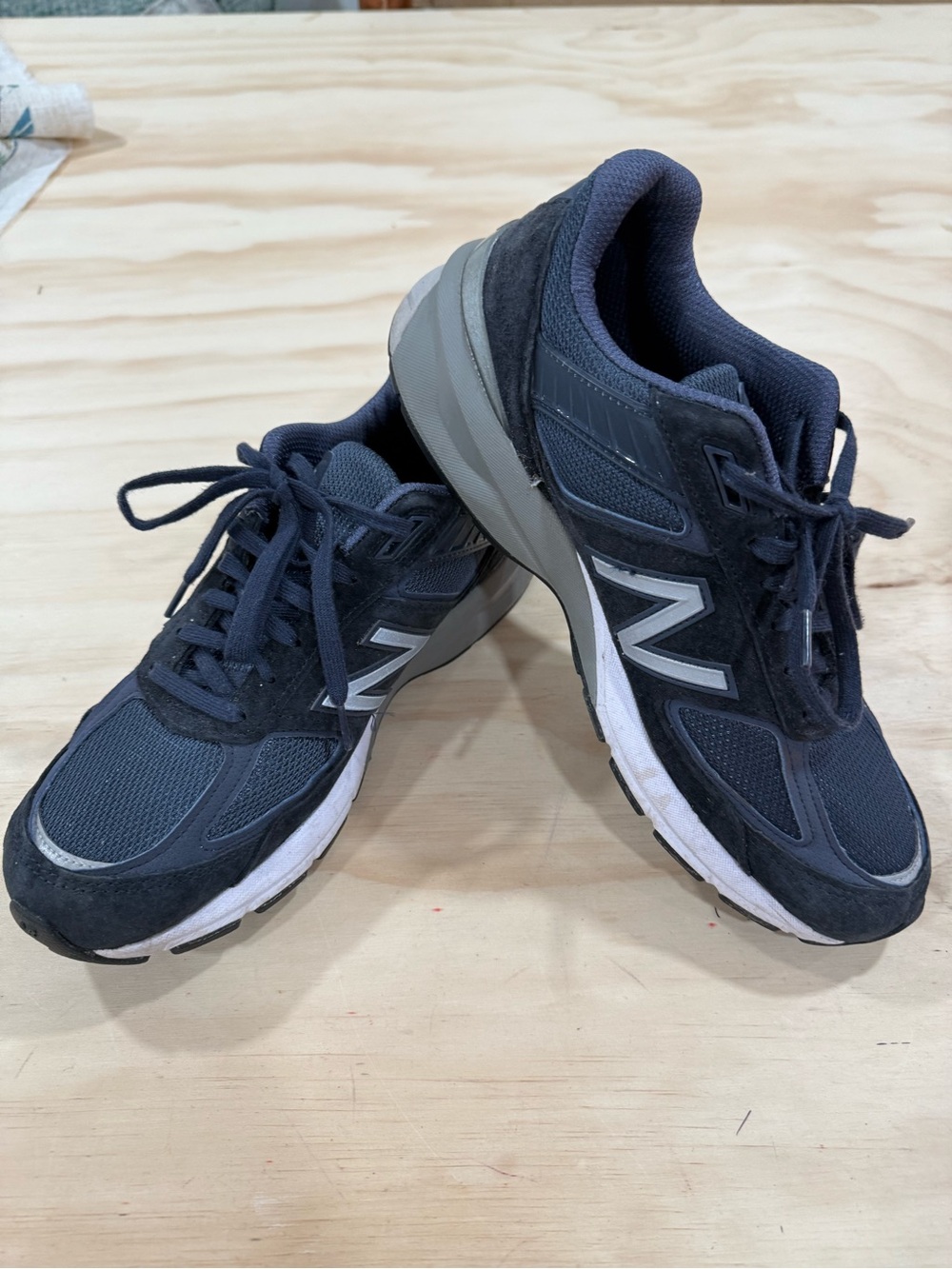 New Balance Men's Navy and Gray Athletic Walking Shoes